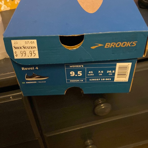 Brooks Shoes - Brooks